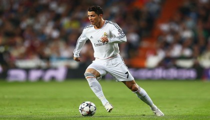 开云官网-东契奇轰穿开拓者防线，当个人天才撕碎战术蓝图