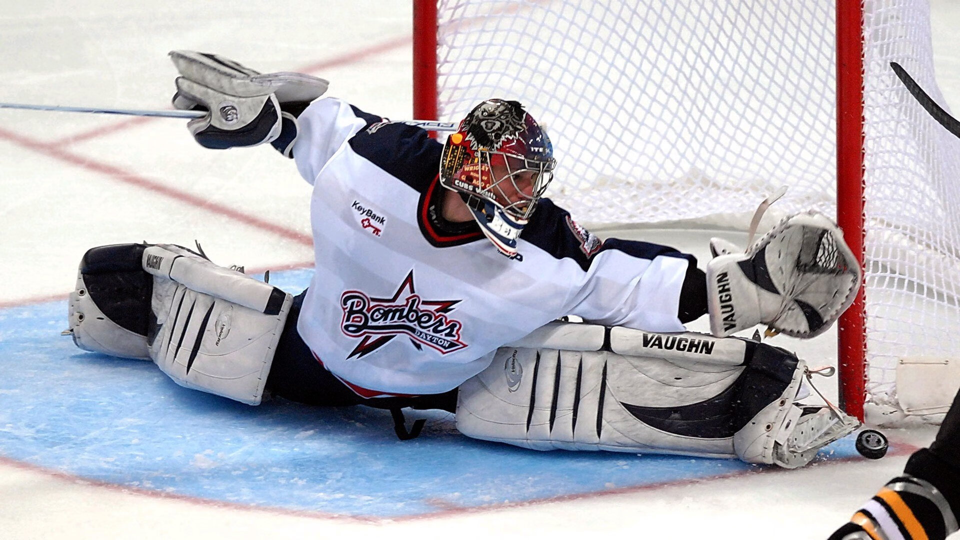 深圳队争冠战险胜尼克斯，锡安末节爆发成关键先生