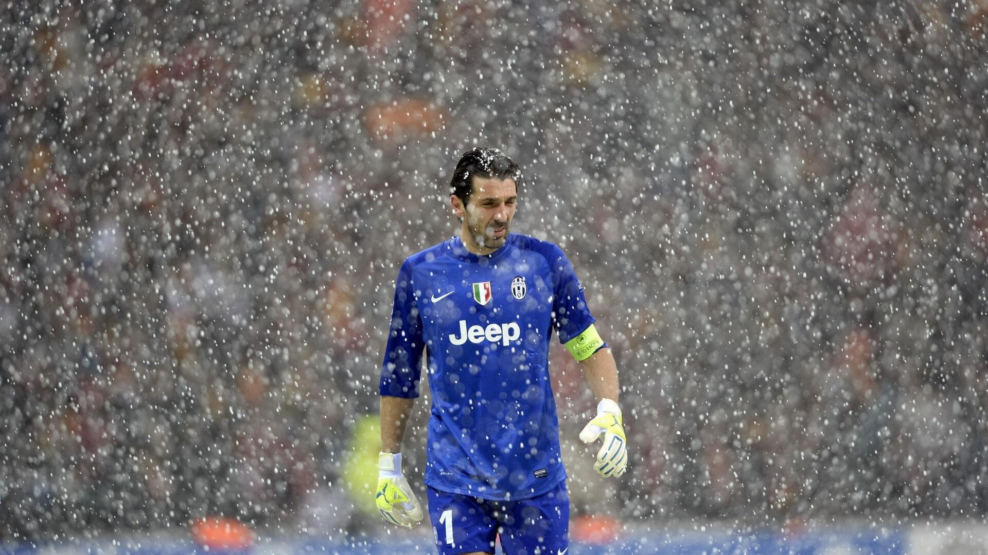 深圳队关键战突围雄鹿，锡安成为关键先生